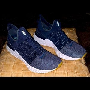 SOLD // Nike React Phantom Run Flyknit 2